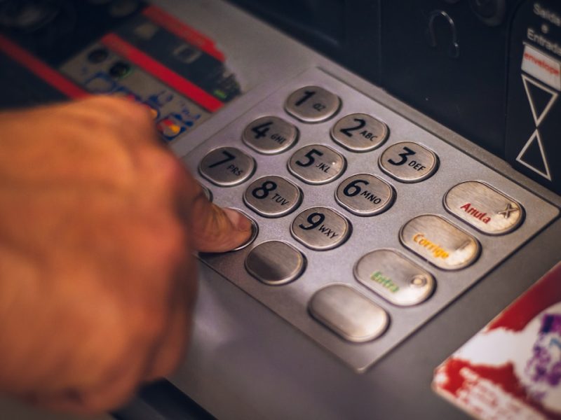 即日入金ファクタリングの実態と「最短◯時間」の読み方